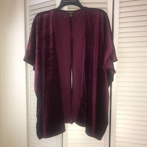 ⭐️ Madden NYC Velvet Kimono ⭐️